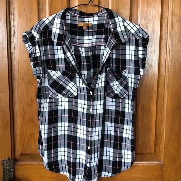 Super Soft Plaid Sleeveless Top - Picture 1 of 9